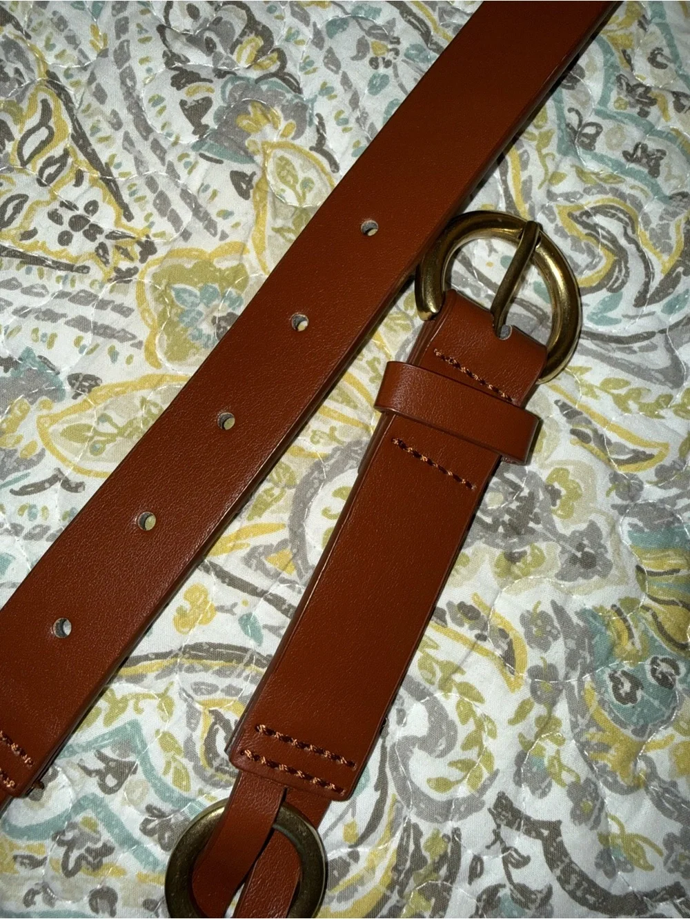 Amazon Essentials Brown vegan Leather Belt with Gold Chain-Link Accents
